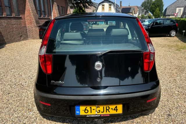 Fiat Punto (2008) thumbnail 4