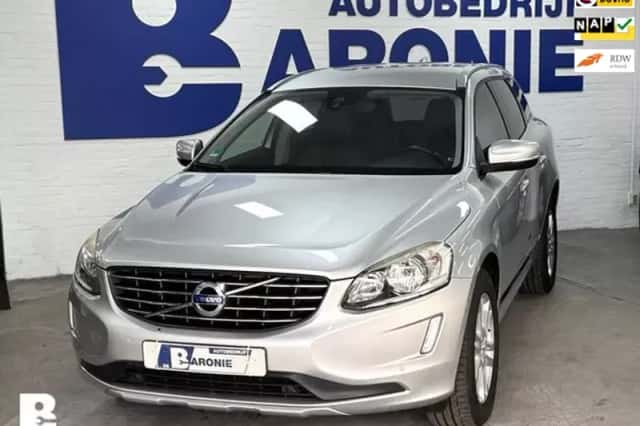 Volvo XC60 (2016) thumbnail 1