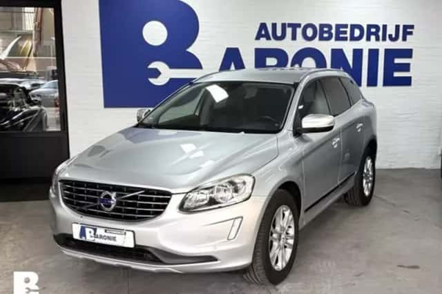 Volvo XC60 (2016) thumbnail 4