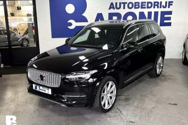 Volvo XC90 (2015) thumbnail 4