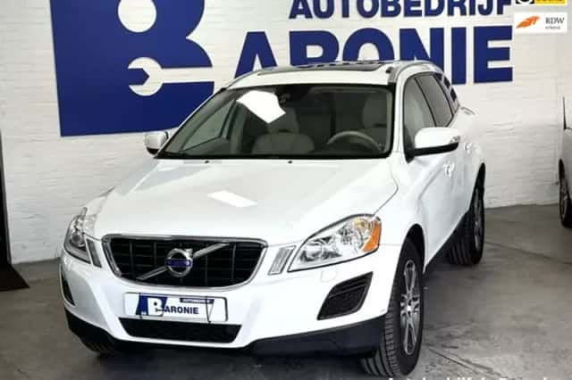Volvo XC60 (2013) thumbnail 1