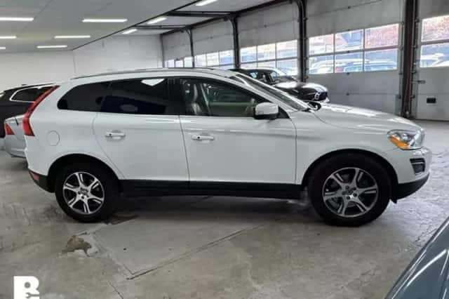 Volvo XC60 (2013) thumbnail 5