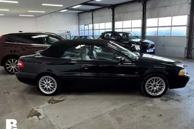 Volvo C70 (2003) thumbnail 6