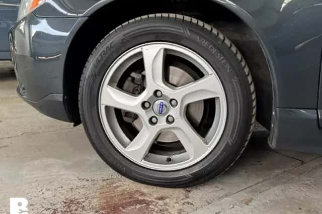 Volvo V70 (2012) thumbnail 2