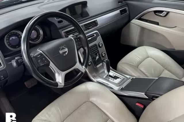 Volvo V70 (2012) thumbnail 3