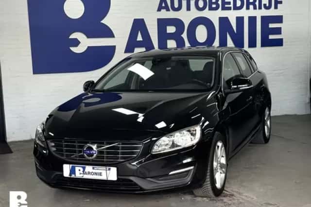 Volvo V60 (2015) thumbnail 3