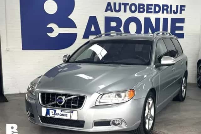 Volvo V70 (2010) thumbnail 2