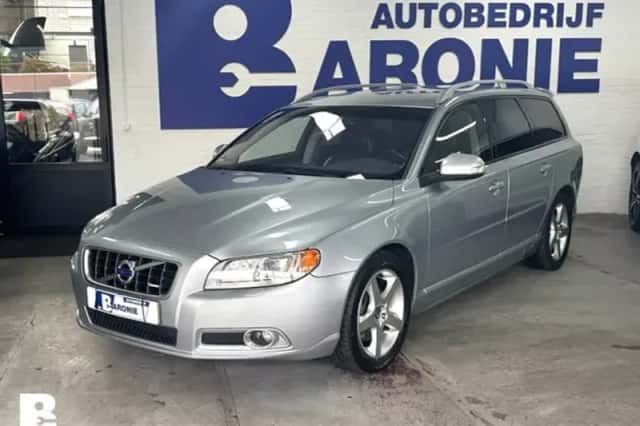 Volvo V70 (2010) thumbnail 3
