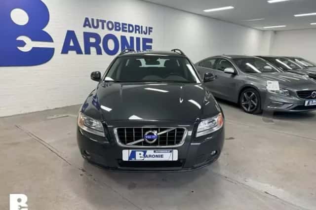 Volvo V70 (2012) thumbnail 3