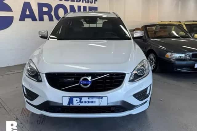 Volvo XC60 (2016) thumbnail 4