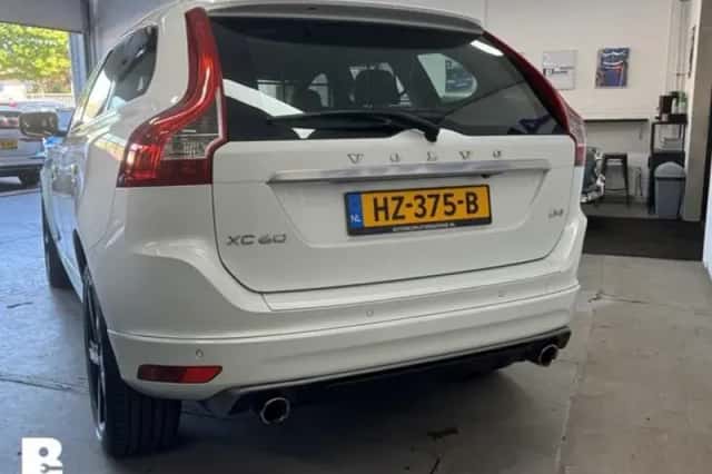Volvo XC60 (2016) thumbnail 6