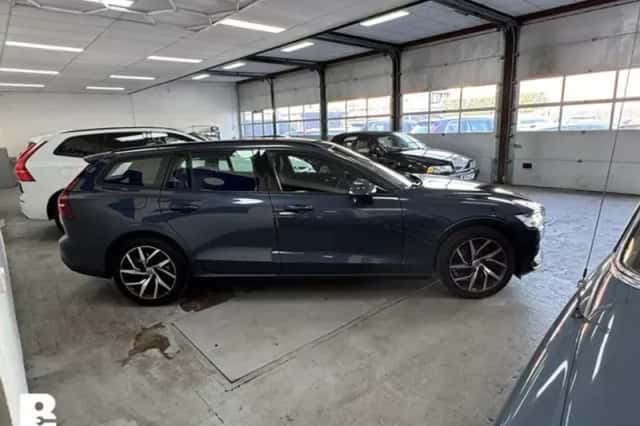 Volvo V60 (2019) thumbnail 4
