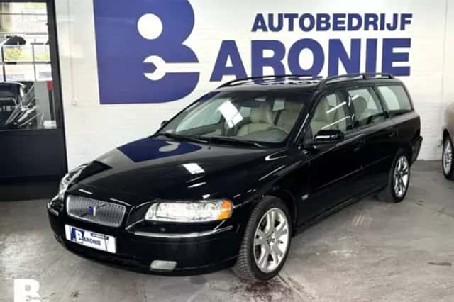 Volvo V70 (2004) thumbnail 3