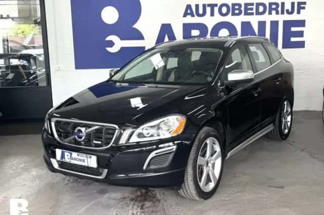 Volvo XC60 (2011) thumbnail 3