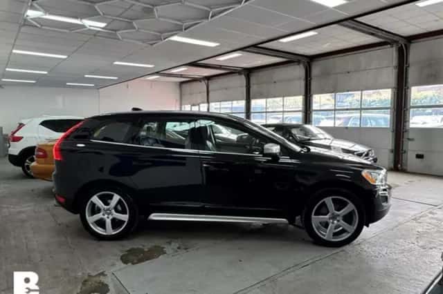 Volvo XC60 (2011) thumbnail 5