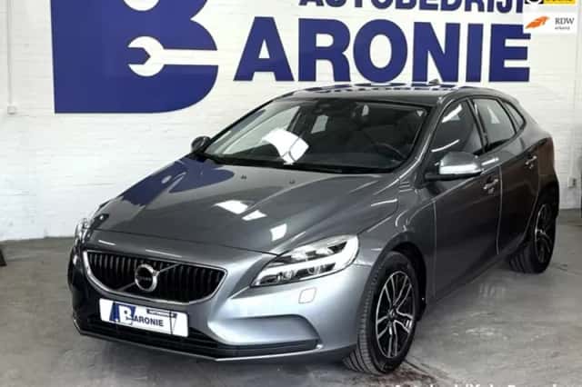 Volvo V40 (2017) thumbnail 1