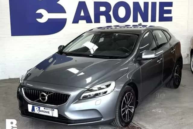 Volvo V40 (2017) thumbnail 2
