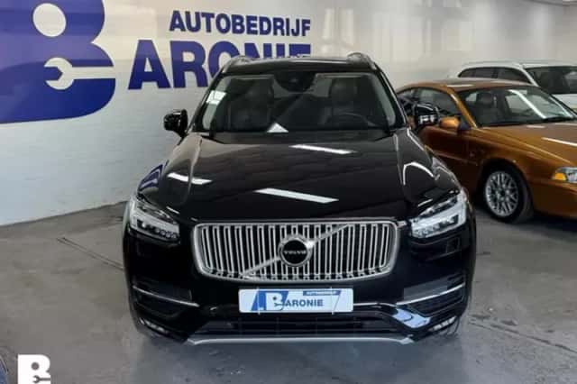 Volvo XC90 (2016) thumbnail 4