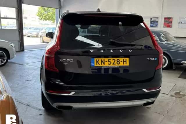 Volvo XC90 (2016) thumbnail 6