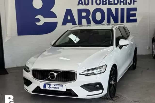 Volvo V60 (2020) thumbnail 2