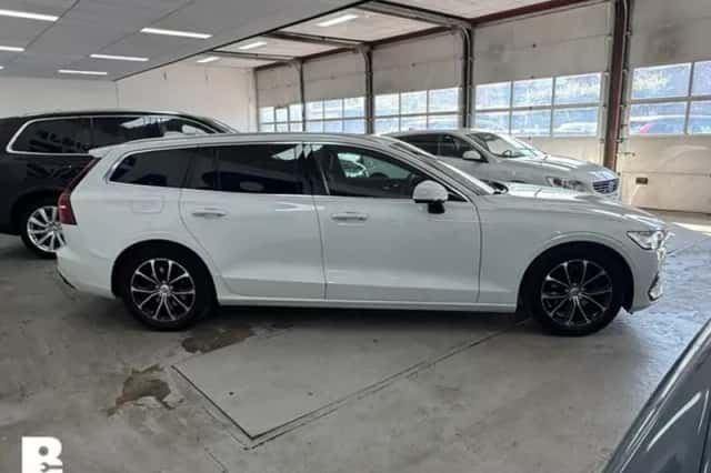 Volvo V60 (2020) thumbnail 4