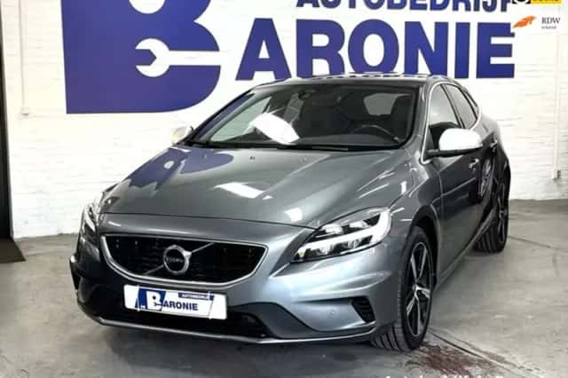 Volvo V40 (2019) thumbnail 1