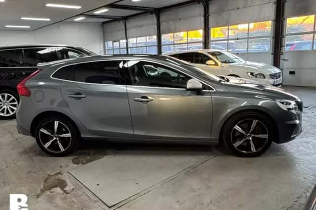 Volvo V40 (2019) thumbnail 5