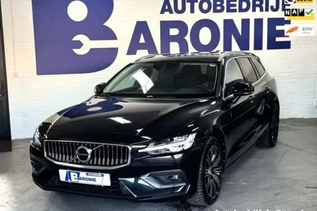 Volvo V60 (2021) thumbnail 1