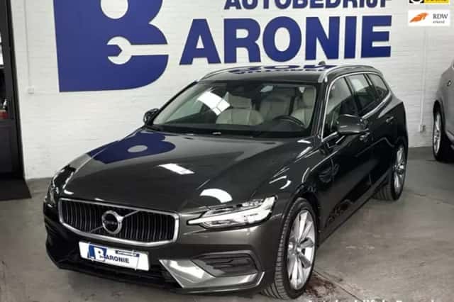 Volvo V60 (2019) thumbnail 1