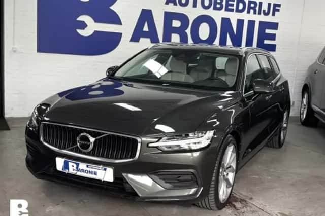 Volvo V60 (2019) thumbnail 3