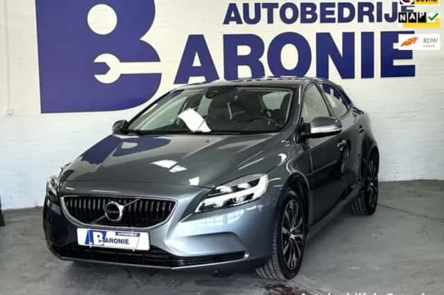 Volvo V40 (2018) thumbnail 1