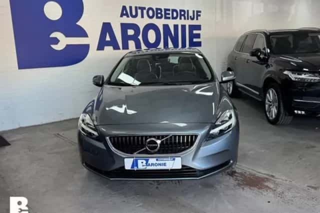 Volvo V40 (2018) thumbnail 4