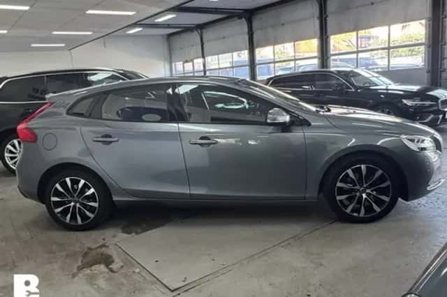 Volvo V40 (2018) thumbnail 5