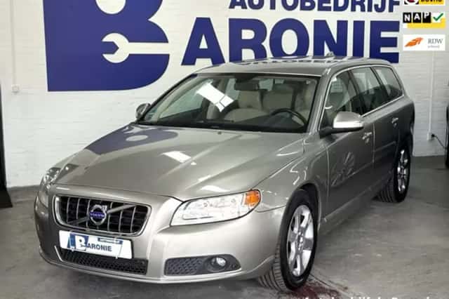 Volvo V70 (2010) thumbnail 1
