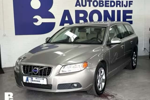 Volvo V70 (2010) thumbnail 2