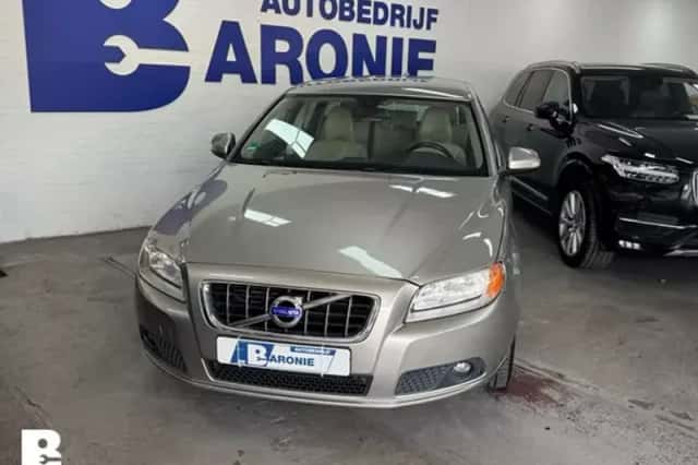Volvo V70 (2010) thumbnail 4
