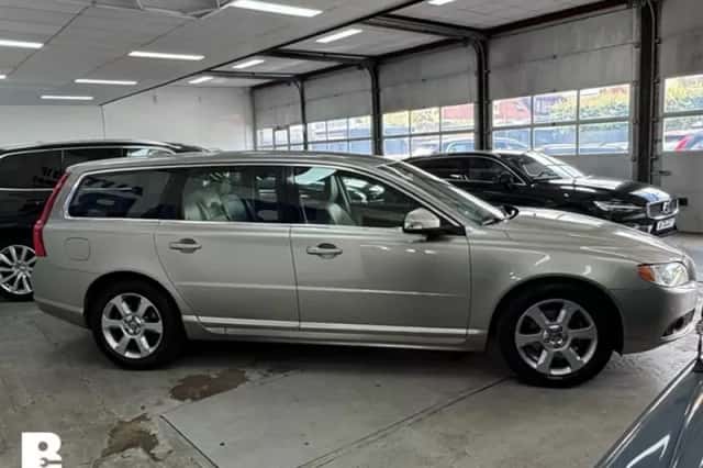 Volvo V70 (2010) thumbnail 6