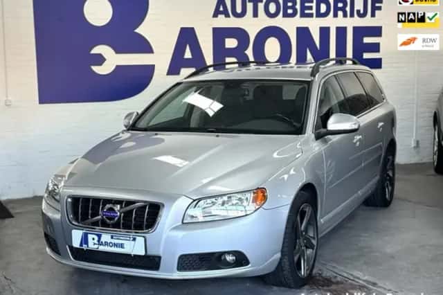 Volvo V70 (2010) thumbnail 1