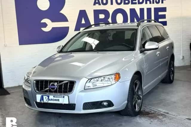 Volvo V70 (2010) thumbnail 2