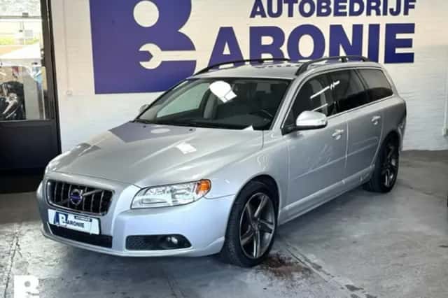 Volvo V70 (2010) thumbnail 3