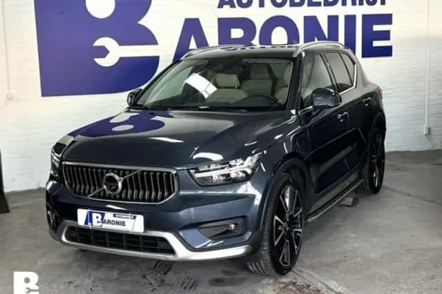 Volvo XC40 (2022) thumbnail 2