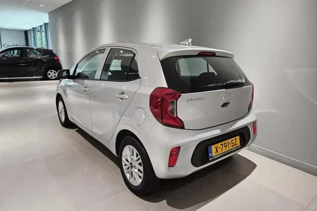Kia Picanto (2024) thumbnail 3