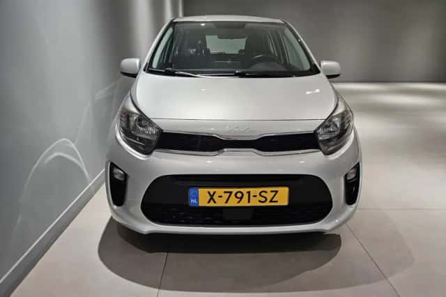 Kia Picanto (2024) thumbnail 4