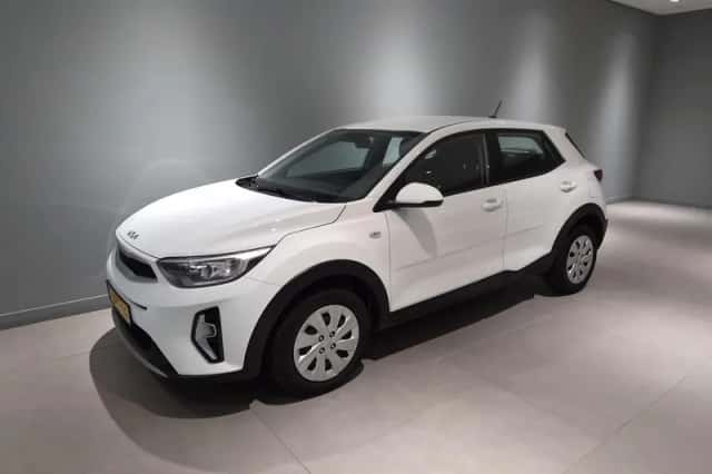 Kia Stonic (2022) thumbnail 2