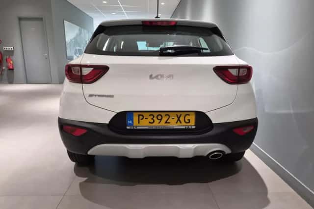 Kia Stonic (2022) thumbnail 5