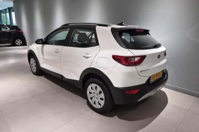 Kia Stonic (2022) thumbnail 6