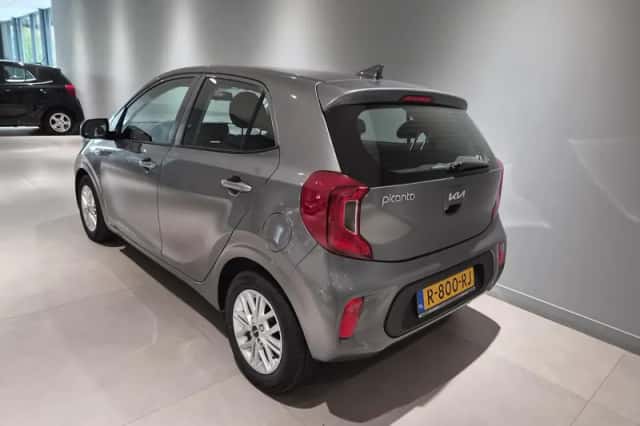 Kia Picanto (2022) thumbnail 4