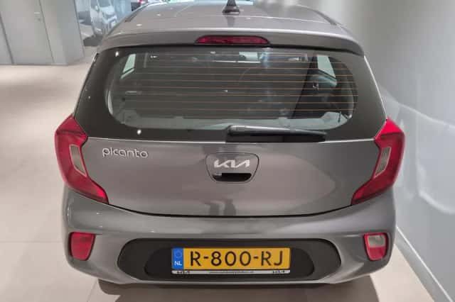 Kia Picanto (2022) thumbnail 5