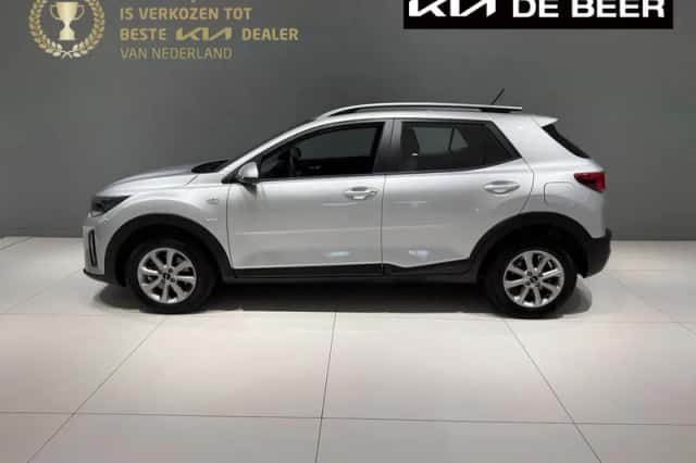 Kia Stonic (2024) thumbnail 1