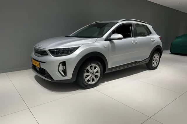 Kia Stonic (2024) thumbnail 2